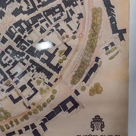 Joli 2 Pers Dans Les Remparts De Guerande