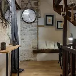 Joli 2 Pers Dans Les Remparts De *