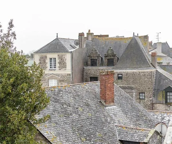 Joli 2 Pers Dans Les Remparts De Daire